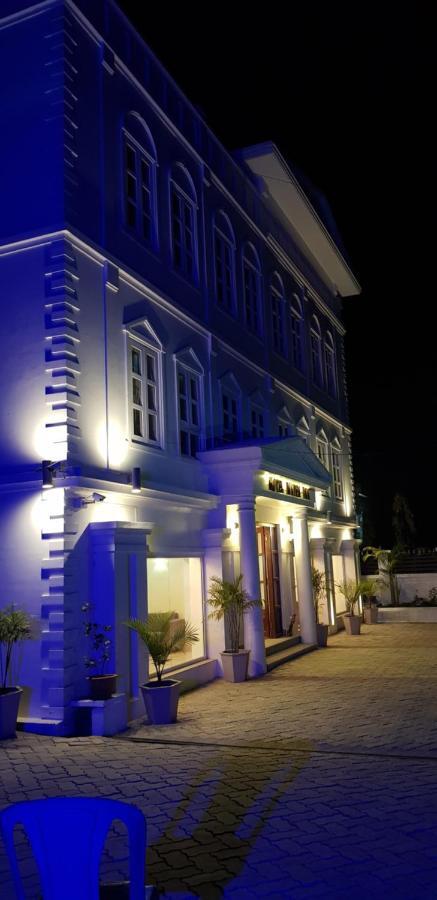 Hotel Maden Inn Itahari Exterior foto